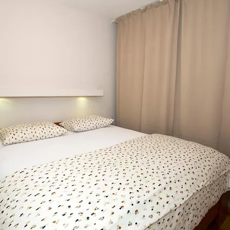 公寓 Cosy Near Centar And Sea- Marina, *