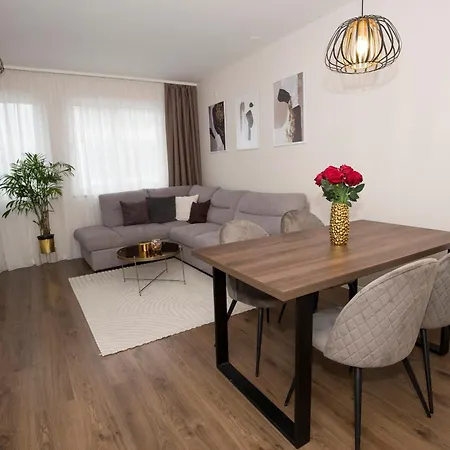 公寓 Cosy Near Centar And Sea- Marina, 奥米什